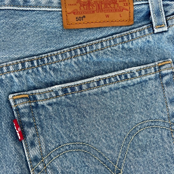 Levi’s cutoff shorts - Picture 3 of 5